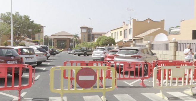 Policía Nacional custodia el hotel de Adeje (Tenerife)