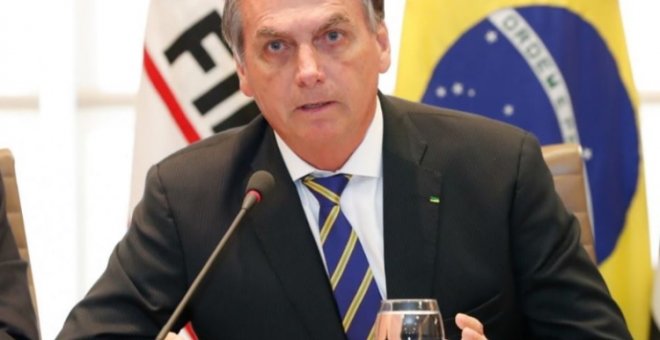 Bolsonaro alienta ataques contra periodistas, asediado por la crisis del coronavirus