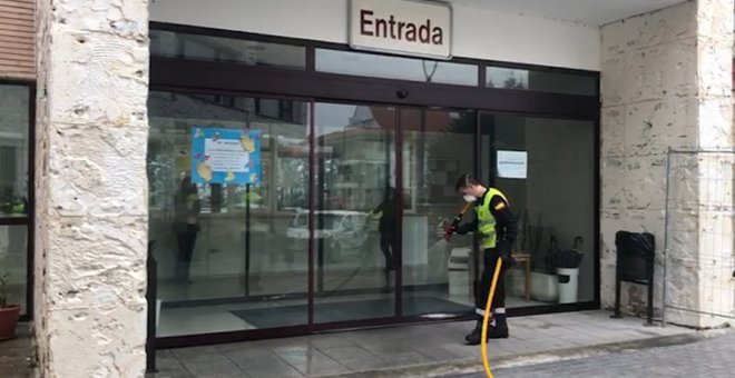 La UME desinfecta centros de salud en Cantabria