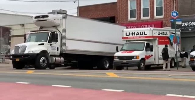 Encuentran en Nueva York un centenar de cadáveres en camiones de mudanza