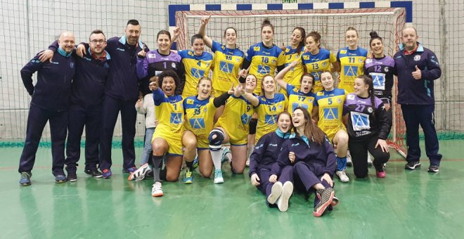 El Atlántico Auto Gomas Pereda asciende a la élite del balonmano femenino