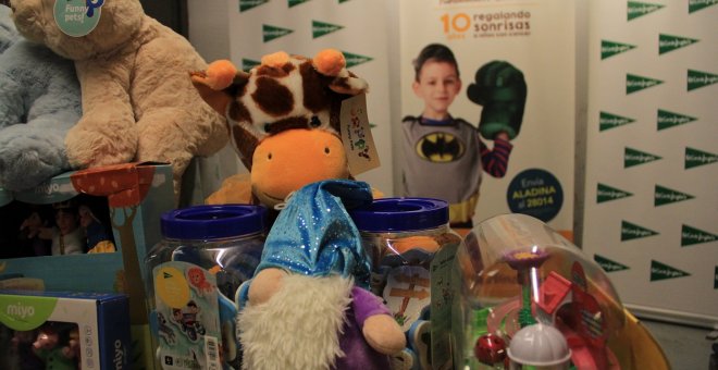 El Corte Inglés dona a Fundación Aladina 3.000 juguetes para niños hospitalizados