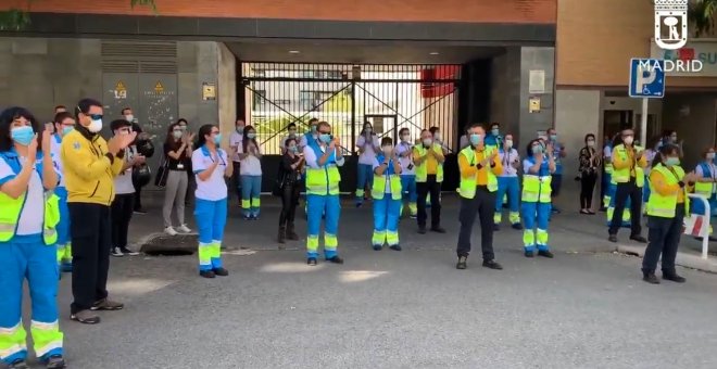 Emotivo minuto de silencio por el enfermero fallecido del SUMMA