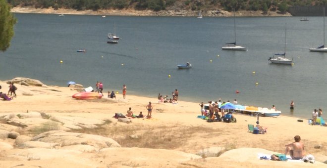 Apuntan poco control en la prohibición de baño del Pantano de San Juan