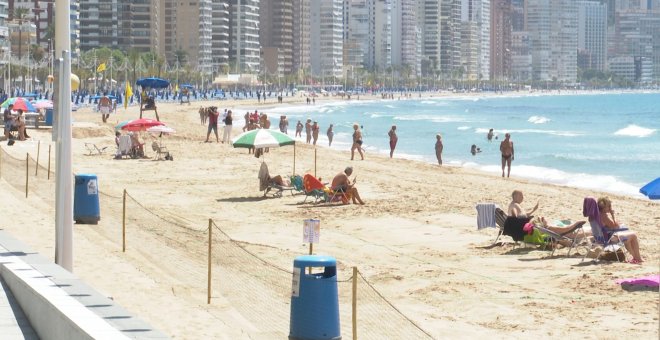 La 'nueva normalidad' llega a las playas de Benidorm