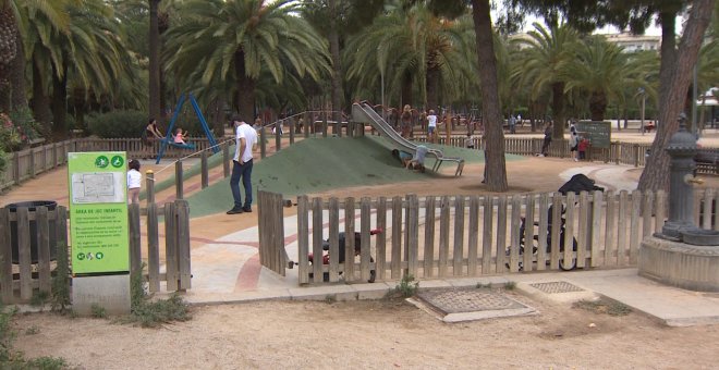 Barcelona reabre los parques infantiles