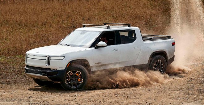 Guerra entre fabricantes de coches eléctricos: Tesla demanda a Rivian