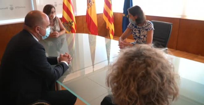 El Gobierno negocia con Reino Unido para salvar a Canarias y Baleares de la cuarentena