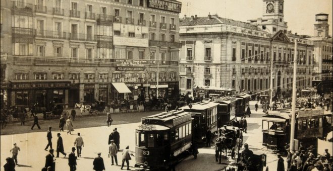 Estampas de la Puerta del Sol, lugar para el paseo y la insurrección