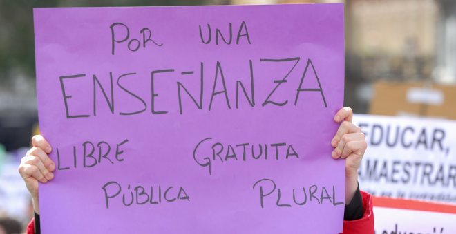 Dominio Público - Los estudiantes vamos a la huelga el 16, 17 y 18 de septiembre. ¡Por un plan de rescate a la enseñanza pública!