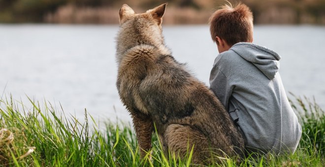 Una familia de Parbayón inicia un 'crowdfunding' para lograr un perro de ayuda social para su hijo de 3 años con autismo