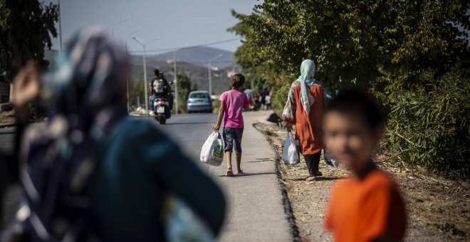 Una sola comida al día en la nueva prisión para refugiados de Lesbos