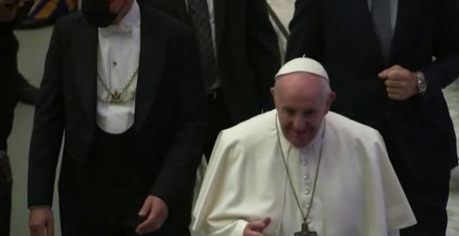 El papa Francisco, sin mascarilla en la audiencia de los miércoles
