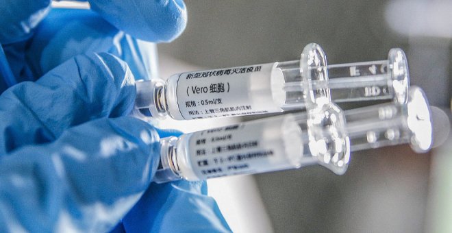 Paralizados los ensayos de la vacuna de Johnson & Johnson contra el COVID-19 en Valdecilla por la "enfermedad inexplicable" de un voluntario