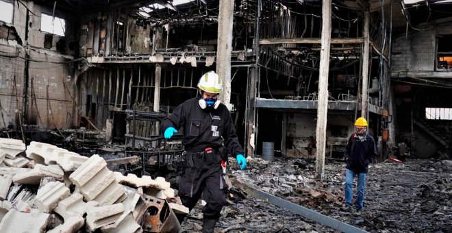 Visita a la planta incendiada de Silence, el fabricante español de motos eléctricas