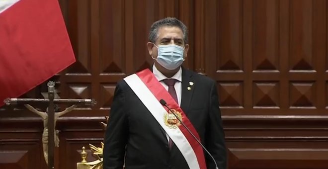 El presidente peruano Manuel Merino dimite de su cargo