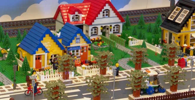 800.000 piezas de Lego inundan el Castillo de Alaquàs (Valencia)