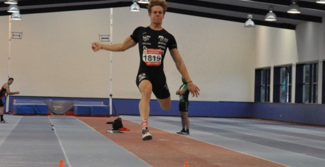 Bruno Comín y Lara Gómez, líderes del Campeonato de Invierno