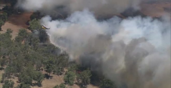 El incendio forestal en Perth sigue sin control tras 3 días