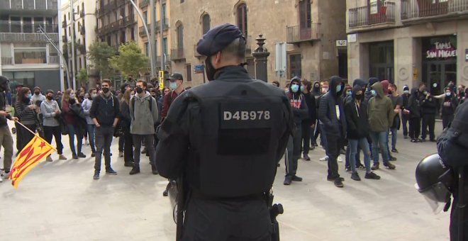 Manifestantes de Arran protestan contra concentración de Jusapol en Barcelona