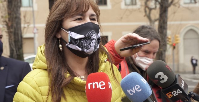 Borràs (Junts) vota pensando en el 1-O y pide la participación de todos