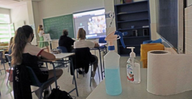 Sanidad y Educación recomiendan la apertura de puertas y ventanas en los centros educativos de forma permanente