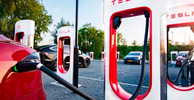 Tesla ya tiene más de 6.000 supercargadores en Europa, ¿cuántos hay en España?