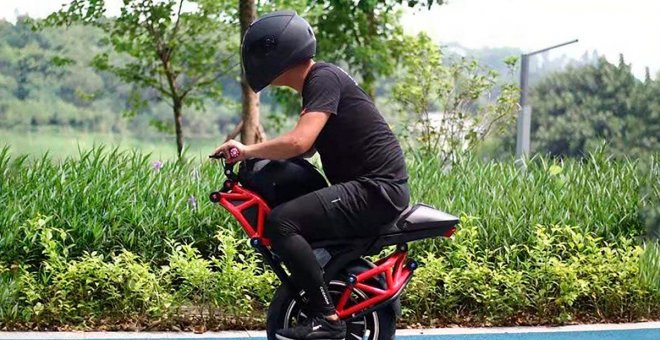 Esta media moto eléctrica de Alibaba es real, funciona y puede conducirse como un Segway