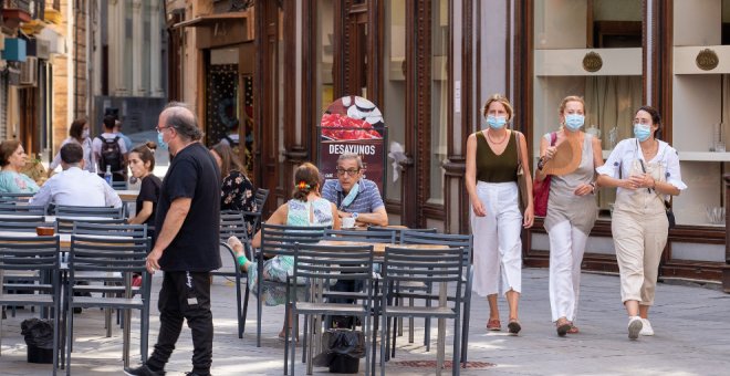 Mascarillas obligatorias al aire libre bajo cualquier circunstancia: estas son las claves de la nueva norma, sus excepciones y multas