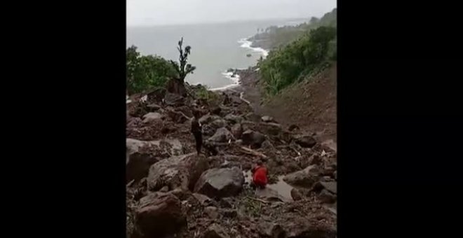 Buscan a decenas de desaparecidos tras las inundaciones en la isla Lembata, en Indonesia