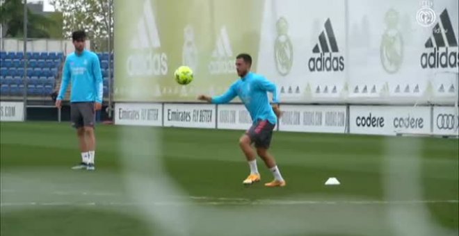 Hazard sigue trabajando con normalidad mientras que Carvajal lo hace en solitario