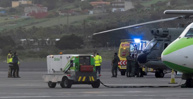 Salvamento traslada esta noche al puerto de Los Cristianos el cayuco con 17 muertos