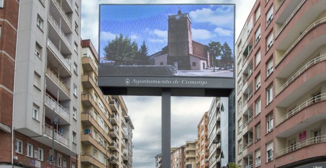 El Ayuntamiento instala dos pantallas en la entrada al casco urbano para promocionar su patrimonio cultural