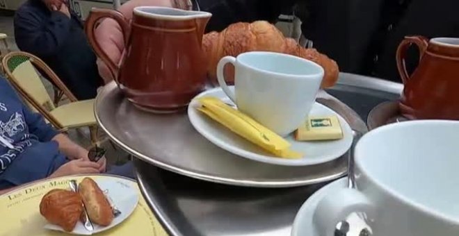 París recupera su "alegría de vivir" con la reapertura de sus cafés