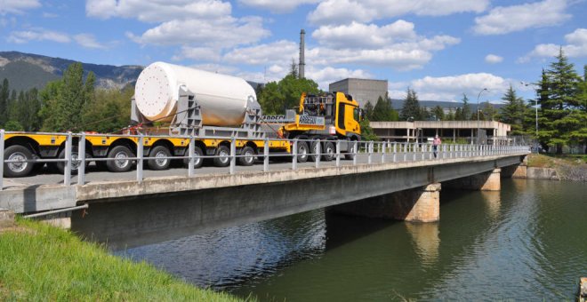 ENSA entrega a Enresa dos contenedores para cargar el combustible gastado de la central nuclear de Garoña