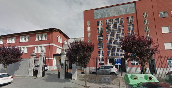 Cierra una nueva aula en Santander y suben a once las confinadas