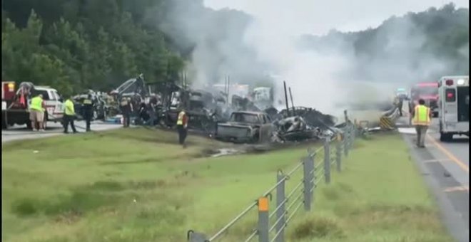 Dramático accidente en carretera en Alabama con diez fallecidos, nueve de ellos niños