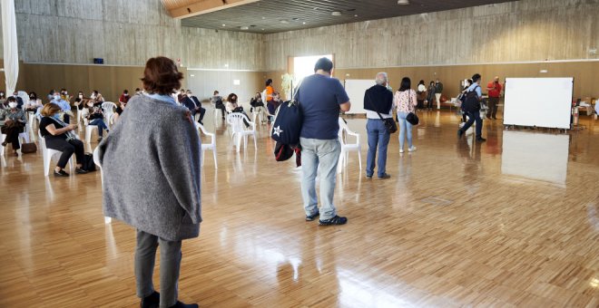 Cantabria prevé acabar de administrar la primera vacuna al grupo de 40 a 49 años a mitad de julio