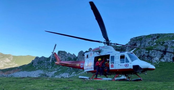 Rescatados cuatro vizcaínos con problemas físicos en los Picos de Europa