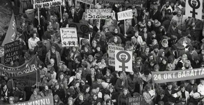 Rojas y trabajadoras. Mujeres en marcha