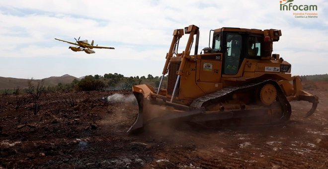 Controlado el incendio forestal en Liétor después de dos días y la participación de medio millar de profesionales