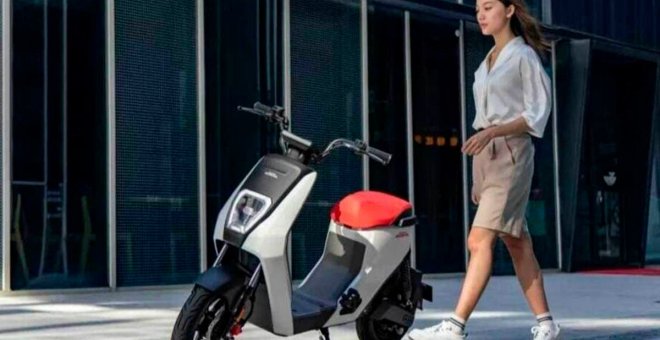 Honda U-BE, un scooter eléctrico sorprendente por poco más de 400 euros al cambio