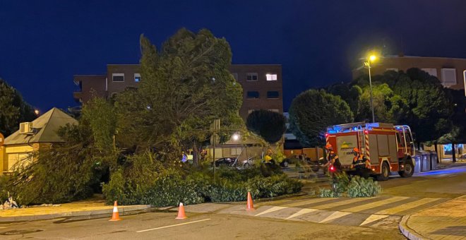 Una intensa tormenta en Alcázar de San Juan derriba la pared de Urgencias del Hospital Mancha Centro