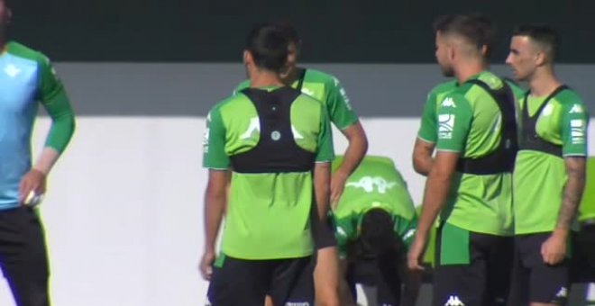 Último entrenamiento del Betis antes de viajar a Pamplona