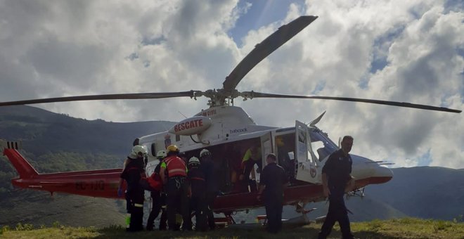 Rescatan a una mujer que se cayó por una ladera en el pinar de Garabandal