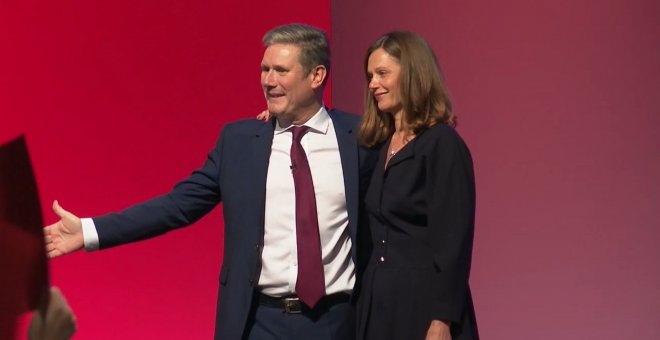 Starmer critica a Corbun en su primer gran discurso como líder laborista