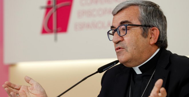 Los obispos le piden a Ayuso que se lea la carta del Papa antes de criticarle