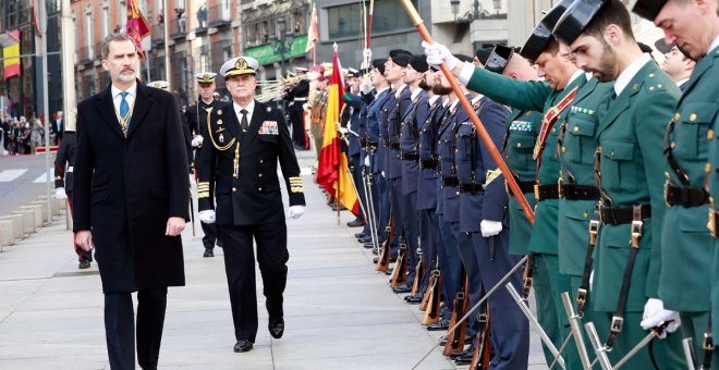 El felipismo no consigue remontar a la monarquía que sigue suspendiendo