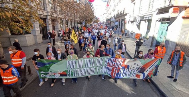 La problemática de las cercanías asturianas llega a Madrid