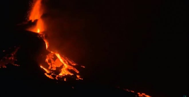 El volcán, en su fase más enérgica